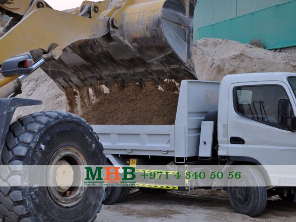 Sand through tipper trailers